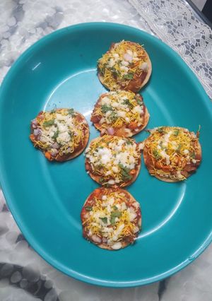 A picture of Fusion:Bhakhari Dabeli Pizza.