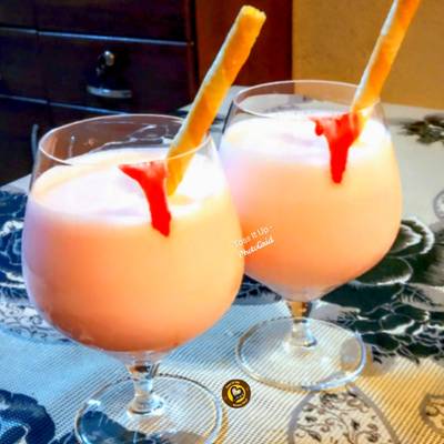 Strawberry Smoothie Recipe by Rumana Irfan - Cookpad