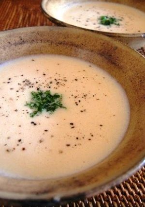 A picture of Creamy and Rich Nagaimo Yam Soup.
