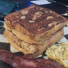 A picture of French Toast.