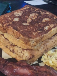 A picture of French Toast.