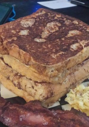A picture of French Toast.