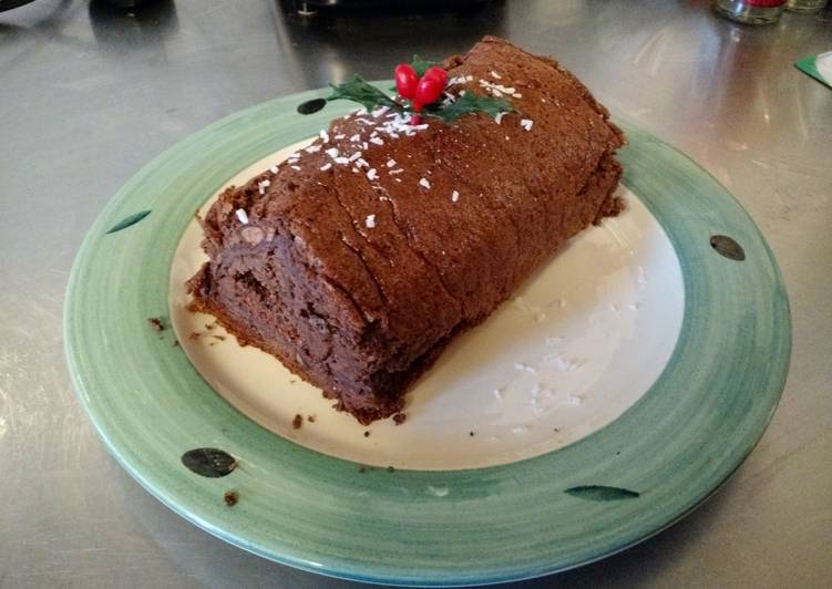 How to Make Super Quick Homemade Spiced Paleo Yule Log