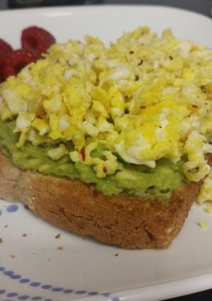 A picture of Avocado and Egg.