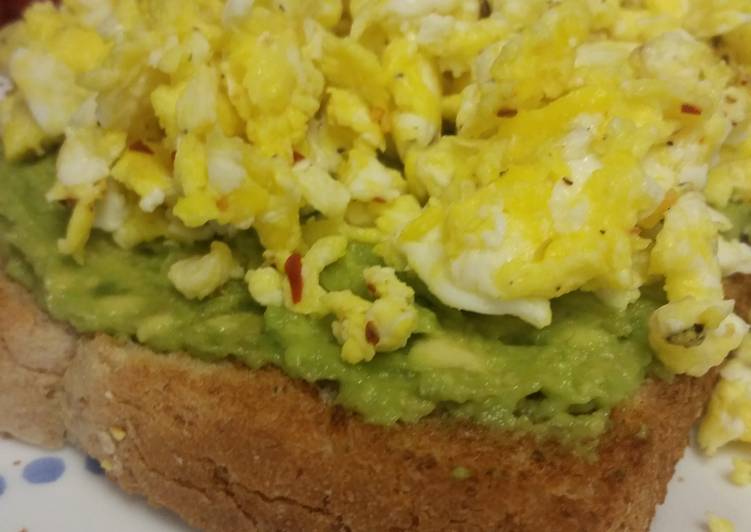 Step-by-Step Guide to Prepare Quick Avocado and Egg