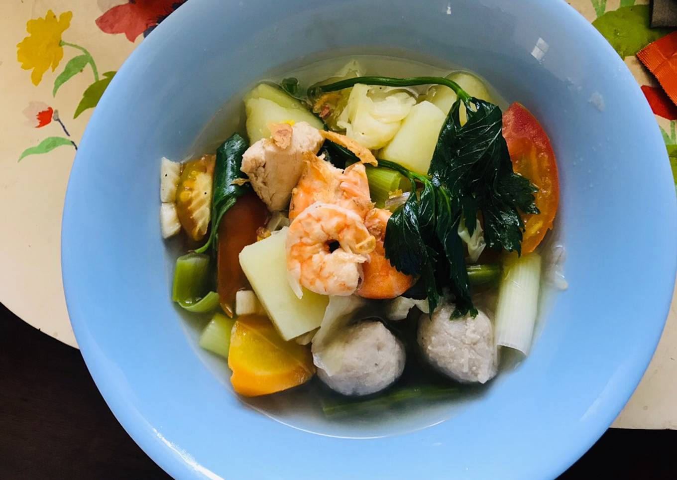 Sup ayam udang bakso