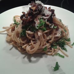 A picture of Creamy pasta with eggplant.
