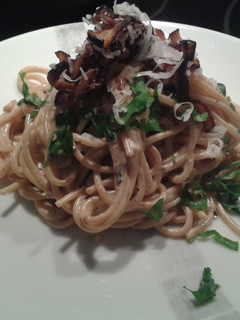 A picture of Creamy pasta with eggplant.