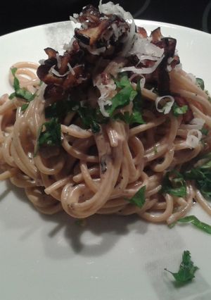 A picture of Creamy pasta with eggplant.