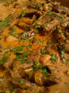 A picture of Beef Stroganoff.