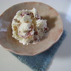 A picture of Cherry Yogurt Ice Cream.