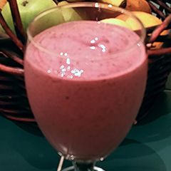 A picture of loaded fruit smoothie.