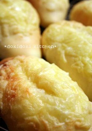 A picture of Big Cheese Bread Full of Cheese.