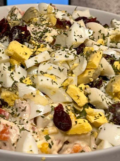 A picture of Yogurt-mayo chicken salad.