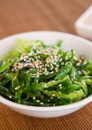 A picture of Wakame seaweed salad.