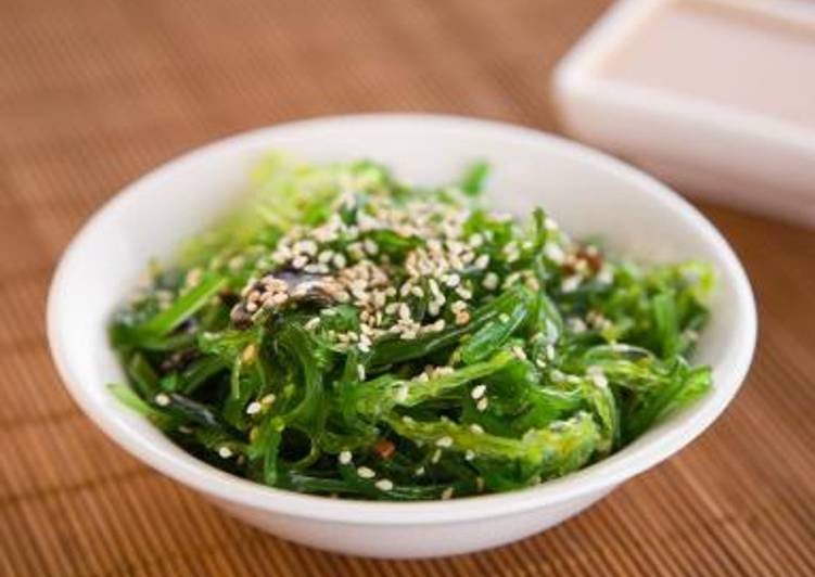 Steps to Make Speedy Wakame seaweed salad