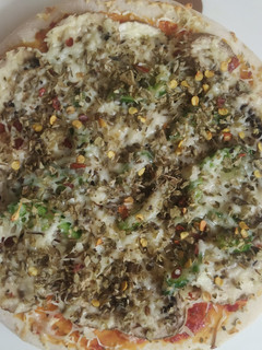 மஷ்ரூம் பீட்ஸா (Mushroom pizza recipe in tamil) செய்முறை முக்கிய புகைப்படம்