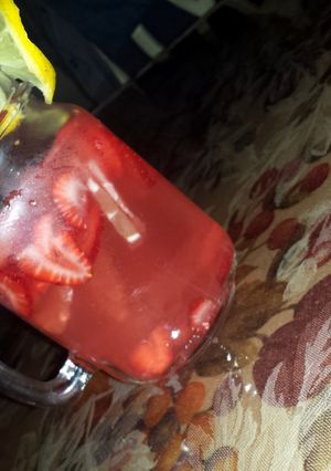A picture of strawberry-lemonadita.