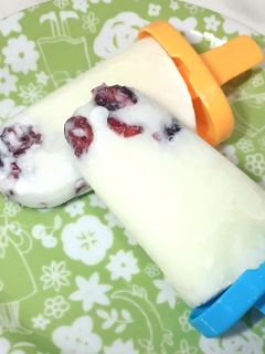 蔓越莓優格冰棒，輕卡消暑 的食譜成品照片