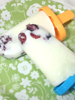 蔓越莓優格冰棒,輕卡消暑 的食譜成品照片