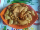 क्रिस्पी बेसन खस्ता पापड़ी (crispy besan khasta papdi recipe in hindi)