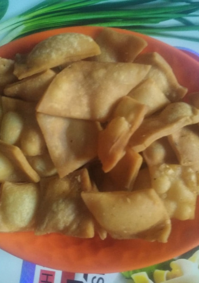 क्रिस्पी बेसन खस्ता पापड़ी (crispy besan khasta papdi recipe in hindi) रेसिपी मुख्य फोटो
