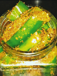 हरी मिर्च का अचार (hari mirch ka achar recipe in Hindi) रेसिपी मुख्य फोटो