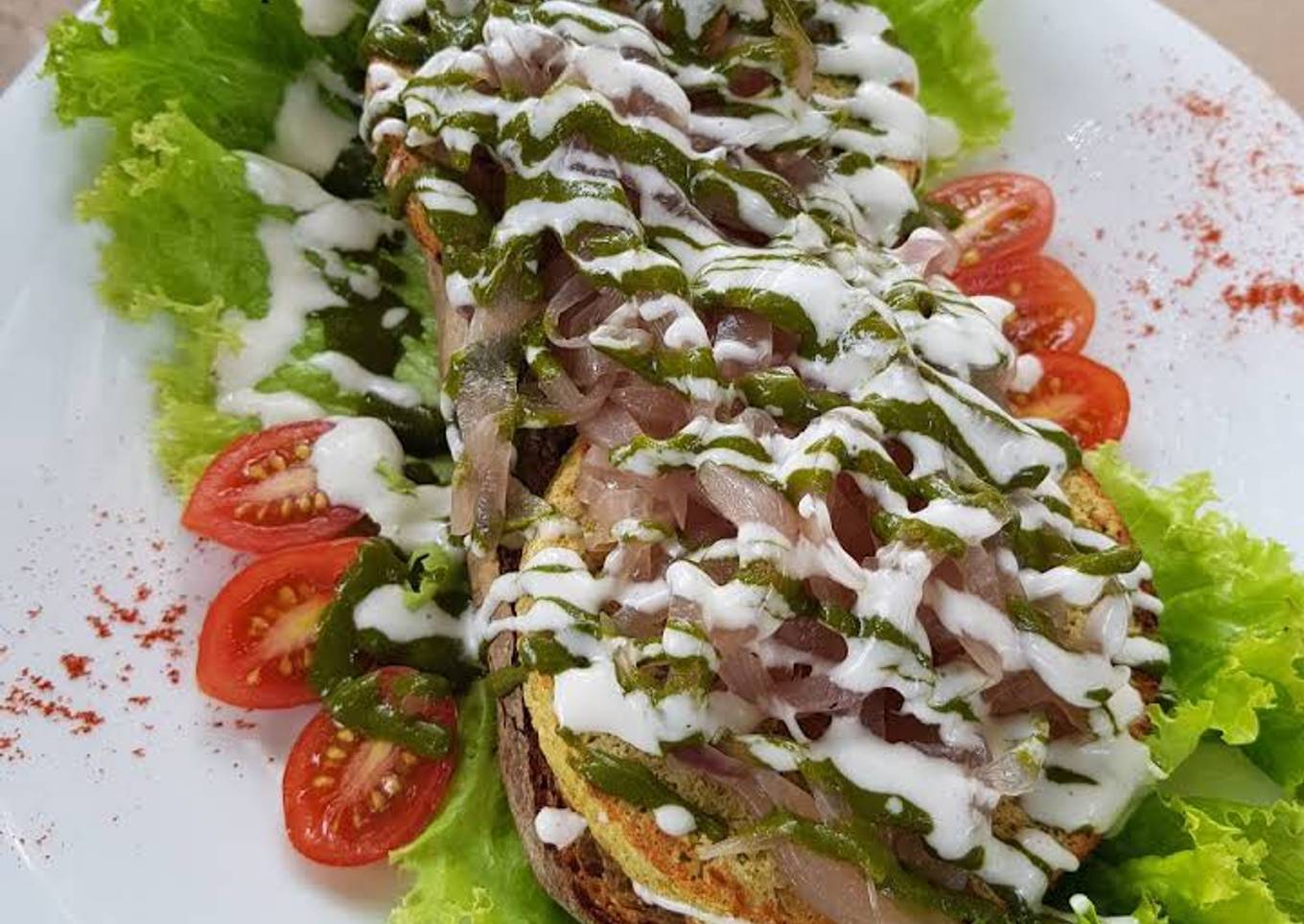 Pan integral a la cebollín y al pesto