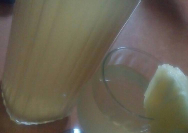 Pineapple peels juice