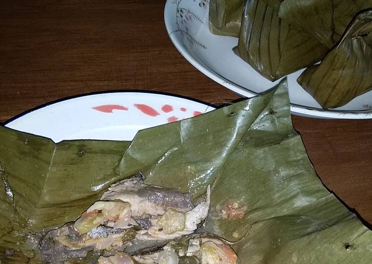 Resep Pepes ikan tongkol kemangi dan belimbing wuluh Anti Gagal