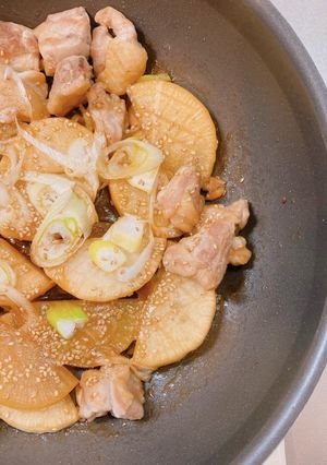 A picture of Teriyaki Chicken and Daikon Stir-Fry.