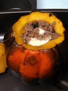 A picture of Cheesy Stuffed Acorn Squash.