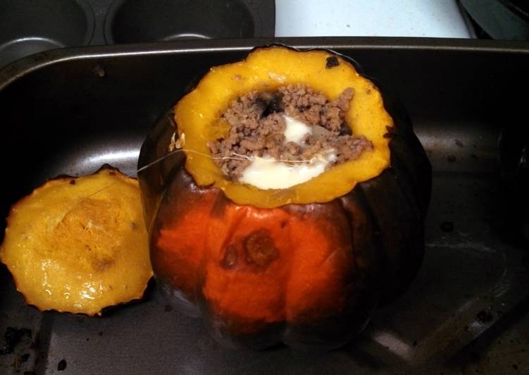 Steps to Prepare Super Quick Homemade Cheesy Stuffed Acorn Squash