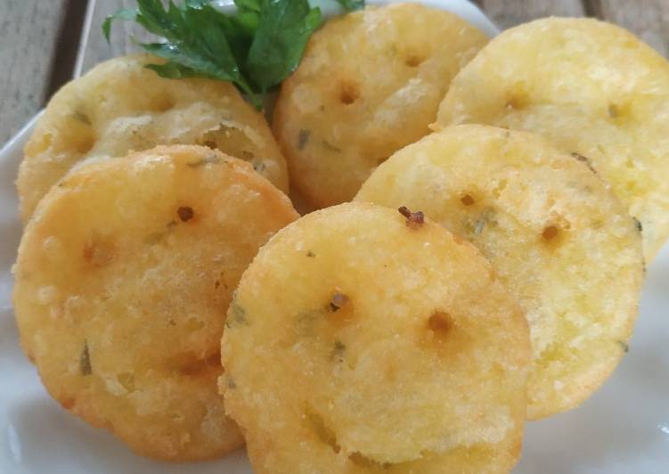 Cara Mudah Menyiapkan Smiley Cheesy Potato Anti Gagal