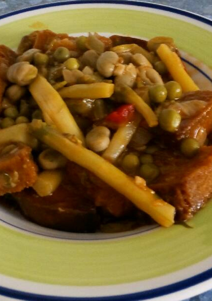 Una foto de Guiso de verduras y pan