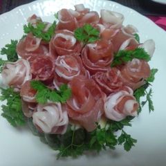 A picture of Cured Ham Rose Bouquet.