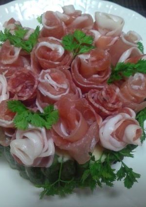 A picture of Cured Ham Rose Bouquet.