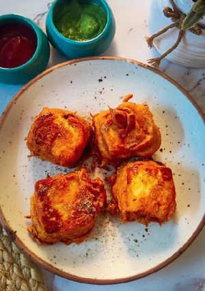 A picture of Sandwich Paneer Pakoda.