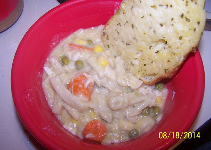 Slow and easy chicken noodle stew