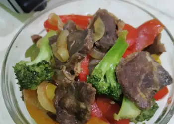 Masakan Populer Tumis daging sapi paprika Mantul Banget