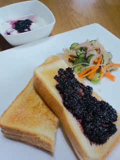 A picture of Mulberry Jam.