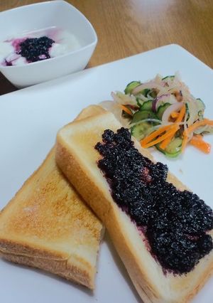 A picture of Mulberry Jam.