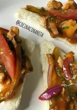 Una foto de Montaditos de ceviche de pollo
