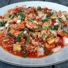 A picture of Kanya's Sweet and Sour Sauce.