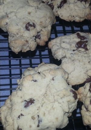 A picture of Gluten free chocolate chip cookies.