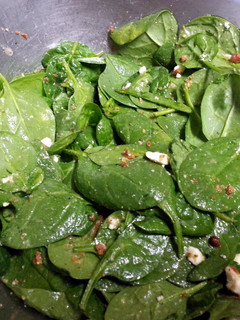 A picture of Spinach Walnut Salad.