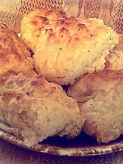 A picture of Cheesy Biscuits.