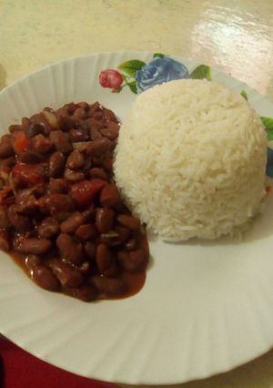 A picture of White rice and beans stew.