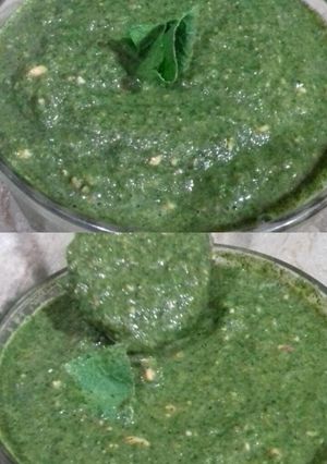 A picture of Green sauce (podina chutney).
