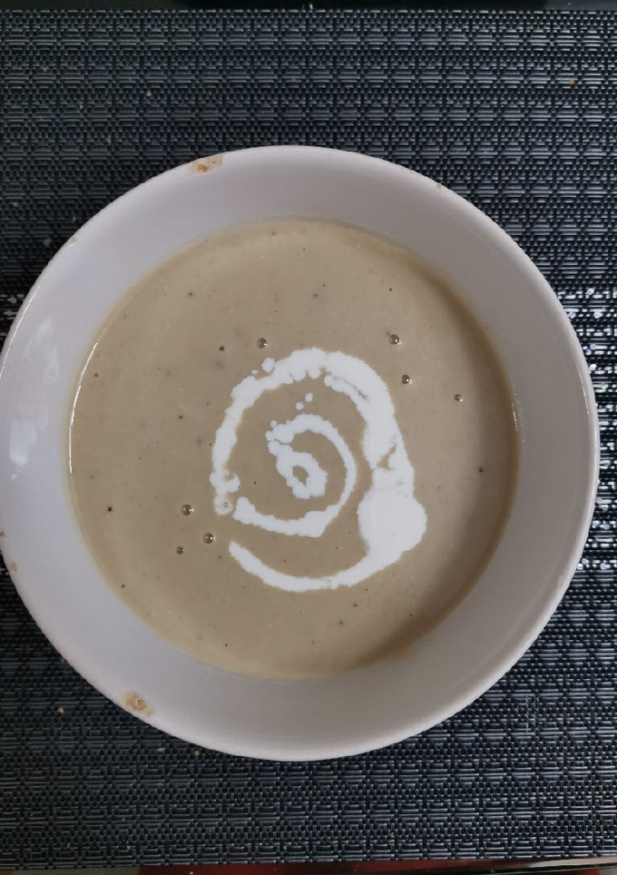 Barnasörös hagymakrémleves recept fotója